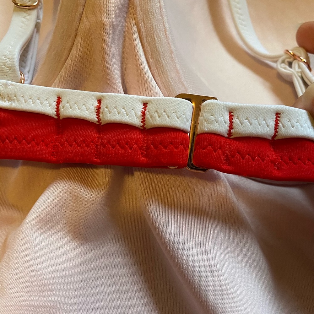 Red one piece - Picture 5 of 8